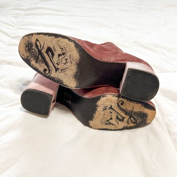 Free People Cecile Velvet Ankle Heel Boots Rose Pink EUC Women’s Size 8.5